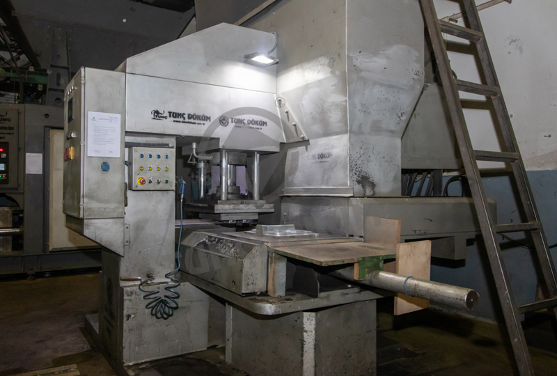 yarı otomatik kalıplama makinesi01